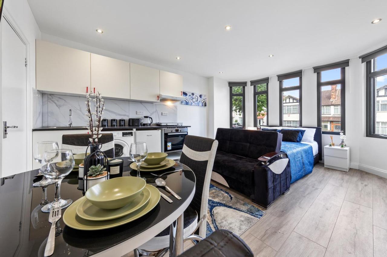 Comfy 1Bdr - 30Mins To Central Ldn - Parking The Hyde Zewnętrze zdjęcie
