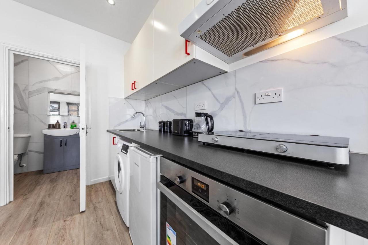 Comfy 1Bdr - 30Mins To Central Ldn - Parking The Hyde Zewnętrze zdjęcie